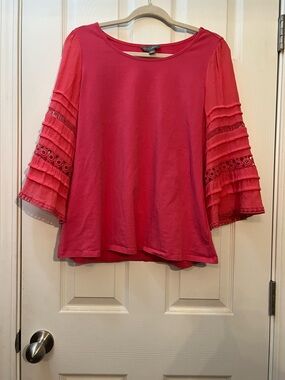 🦋 Beautiful Sharagano Bright Pink Tiered Ruffle Sleeve Blouse size medium